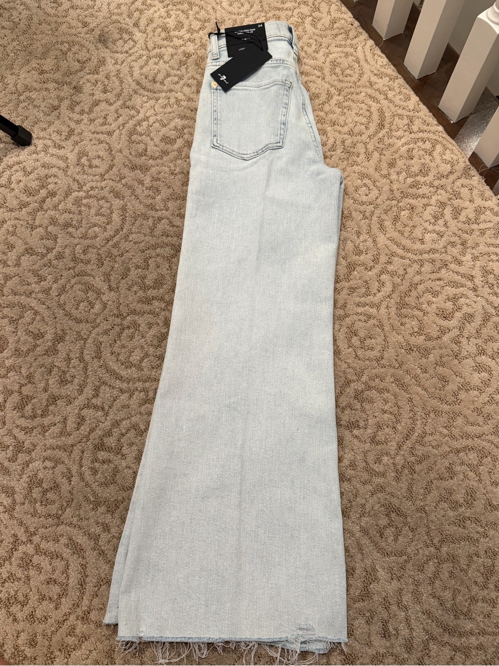7 For All Mankind Ultra High Rise Cropped Joe in Maui SIZE 24/25 NWT! - Picture 4 of 14